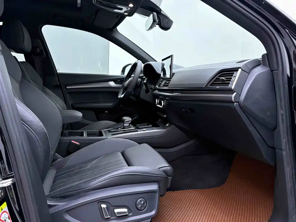Audi Q5L 2024 40 TFSI Sport