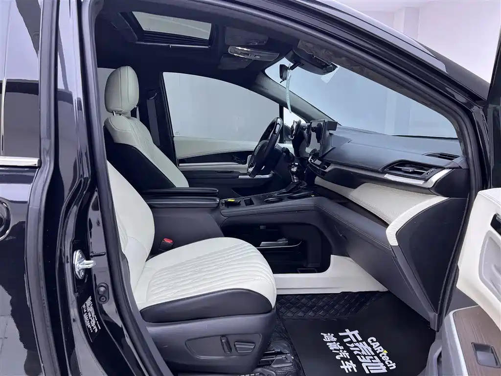 Toyota Sienna 2024 2.5L Hybrid Comfort Edition