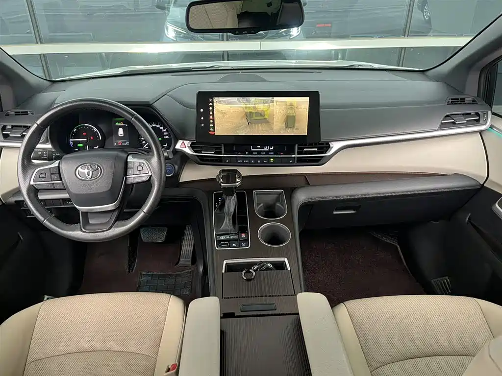 Toyota Sienna 2021 2.5L Hybrid Luxury Edition