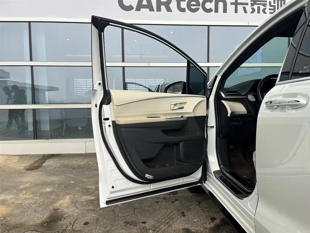 Toyota Sienna 2021 2.5L Hybrid Luxury Edition