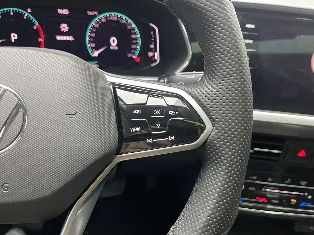 Volkswagen Passat 2022 330TSI Luxury Edition