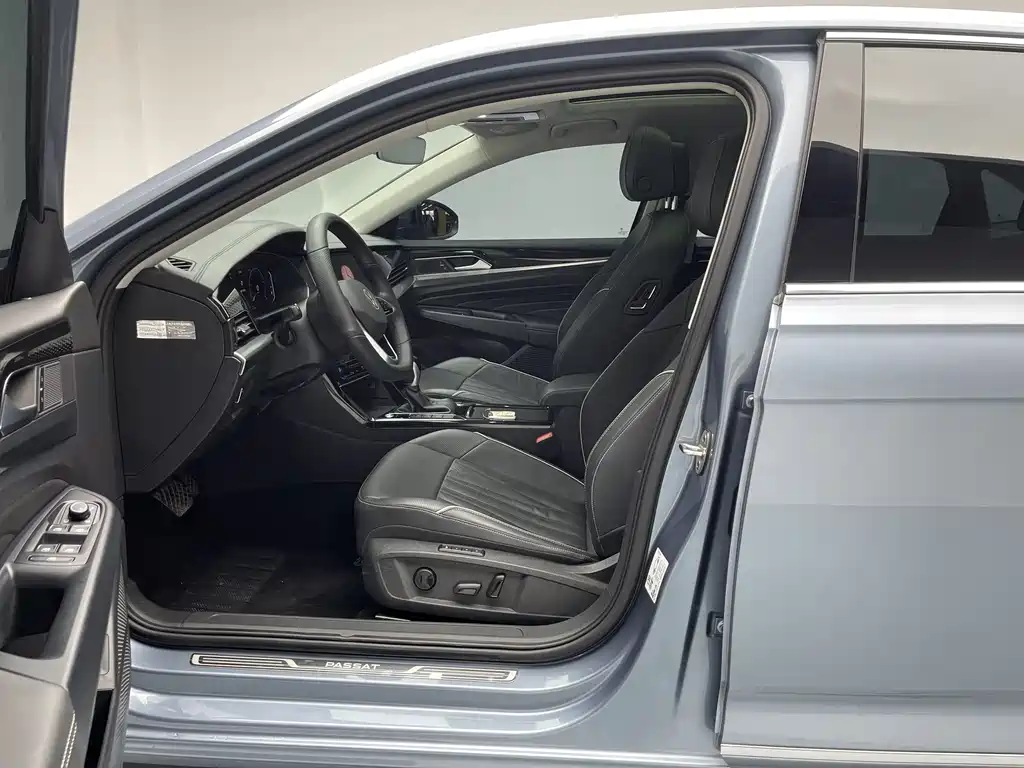 Volkswagen Passat 2022 330TSI Luxury Edition