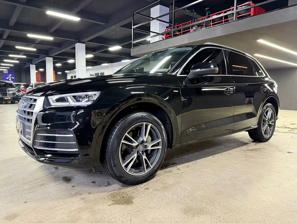 Audi Q5L 2018 40 TFSI Fashion Edition China VI