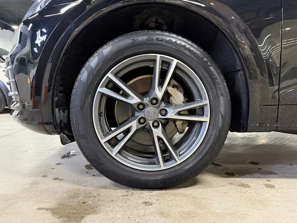 Audi Q5L 2018 40 TFSI Fashion Edition China VI