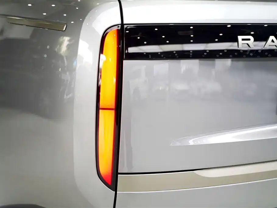 Range Rover 2023 3.0 L6 360PS Vogue Edition