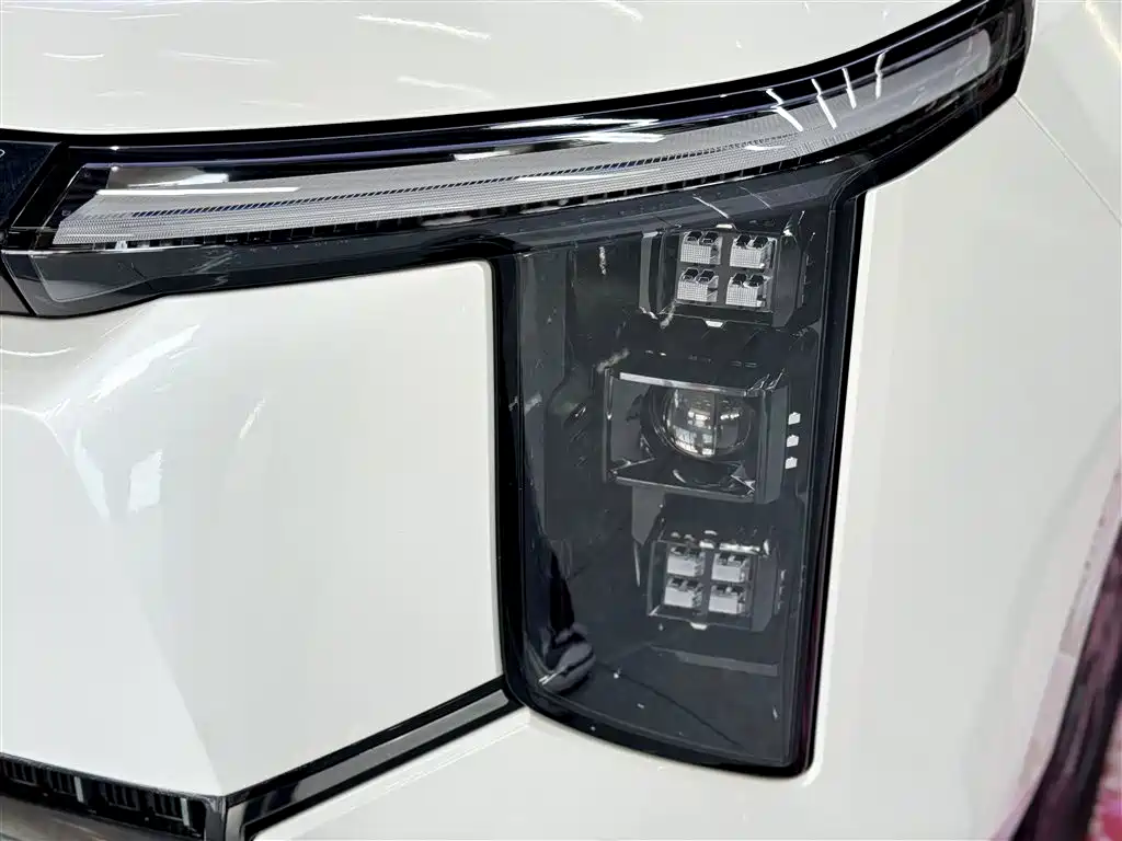 Maxus MIFA 7 2024 Facelift Super Hybrid Long Range Yuexiang Edition
