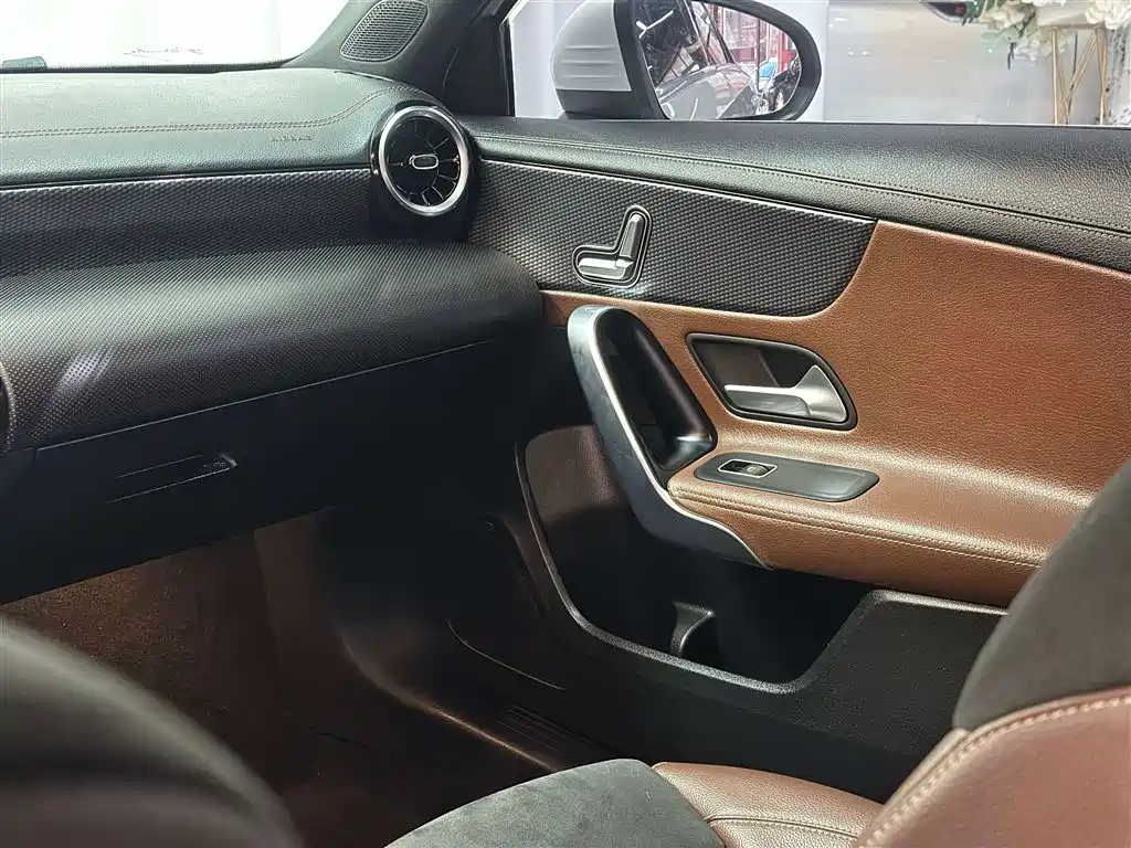Mercedes-Benz A-Class 2019 A 200 L Sport Sedan