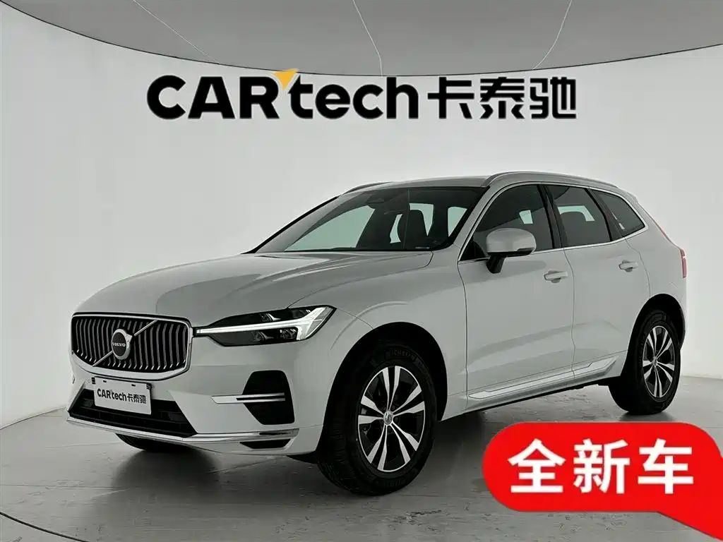 Volvo XC60 2024 B5 AWD Momentum Luxury Edition