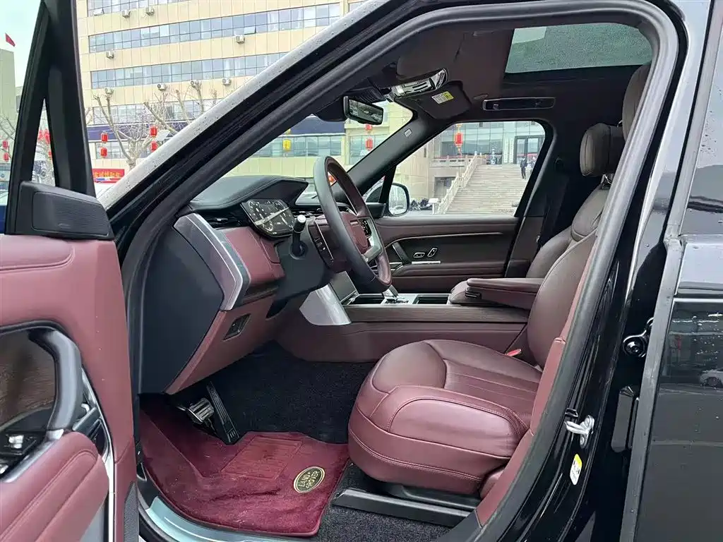Range Rover 2025 3.0 L6 400PS Autobiography LWB