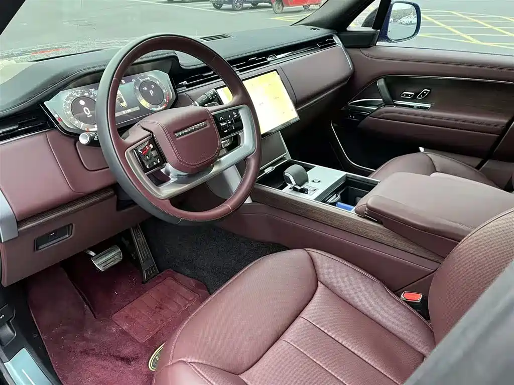 Range Rover 2025 3.0 L6 400PS Autobiography LWB