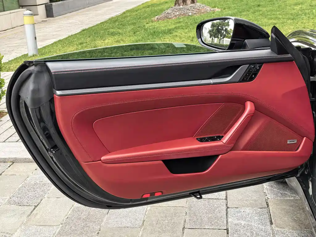 Porsche 911 Targa 4 3.0T