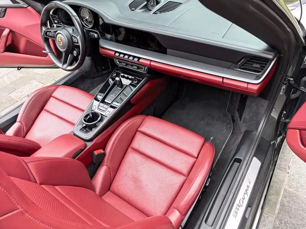Porsche 911 Targa 4 3.0T