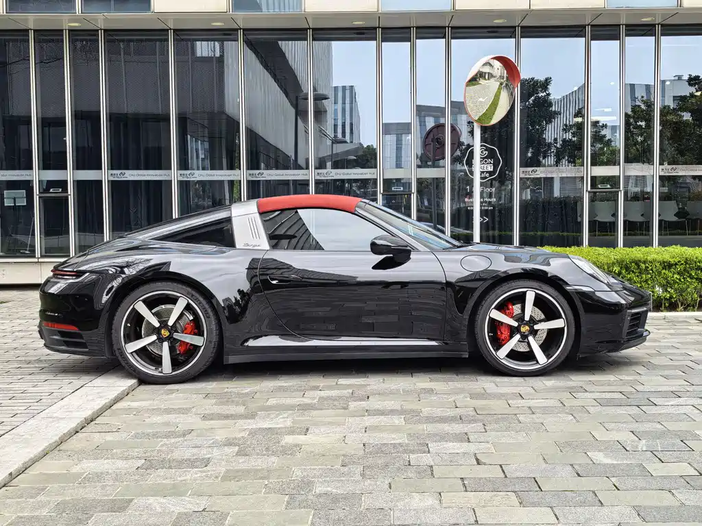 Porsche 911 Targa 4 3.0T
