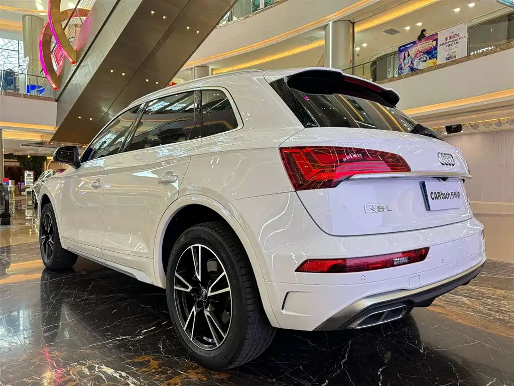 Audi Q5L 2022 40 TFSI Fashion Dynamic