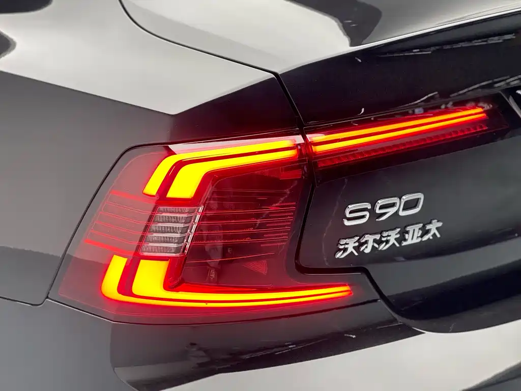 Volvo S90 2025 B5 Inscription