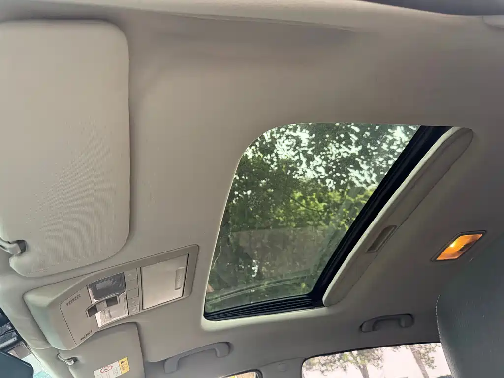 Chevrolet Captiva 2014 2.4L AWD Flagship Edition 7-Seater