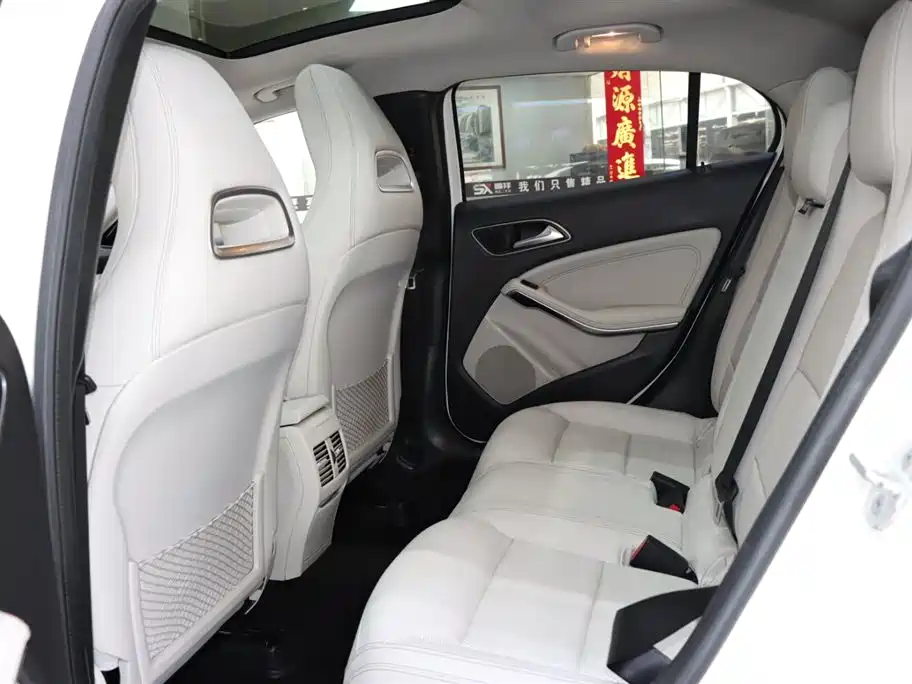 Mercedes-Benz GLA 2015 GLA 200 Fashion Edition