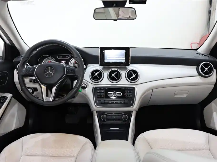 Mercedes-Benz GLA 2015 GLA 200 Fashion Edition