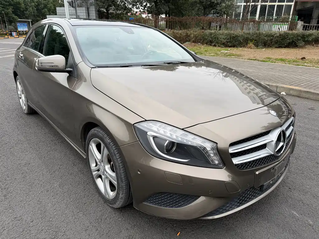 Mercedes-Benz A-Class 2013 A 200 Urban