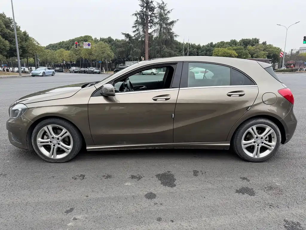 Mercedes-Benz A-Class 2013 A 200 Urban
