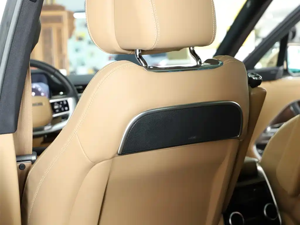 Range Rover 2024 3.0 L6 360PS Vogue