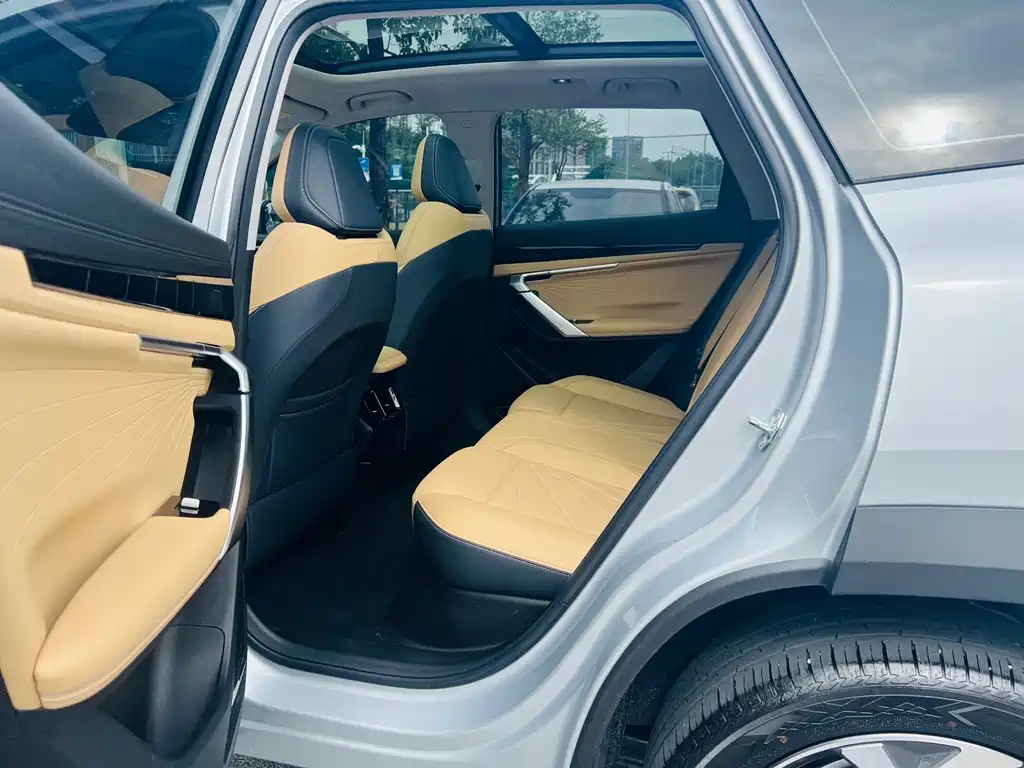 Geely Boyue L 2023 1.5TD DCT Prestige