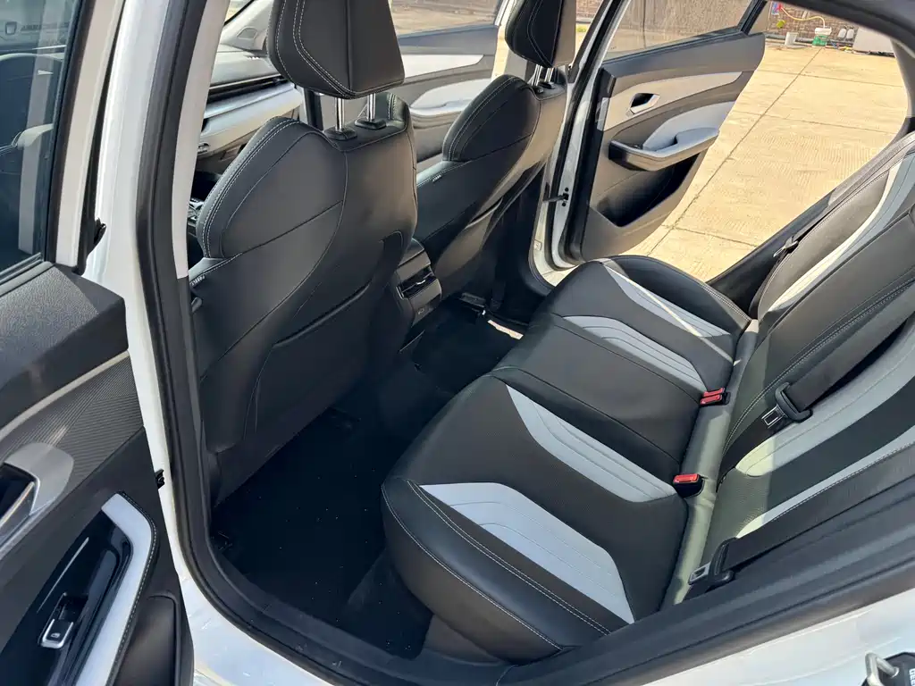 Geely Binrui COOL 1.5T DCT Champion Edition