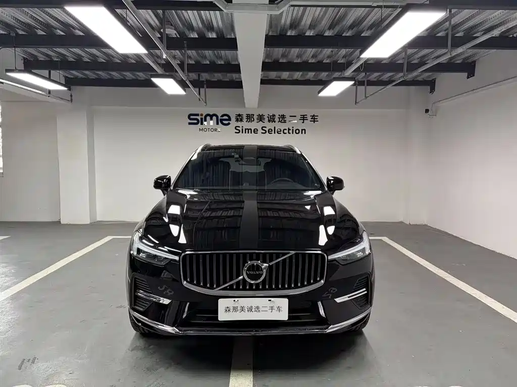 Volvo XC60 2024 B5 AWD Momentum