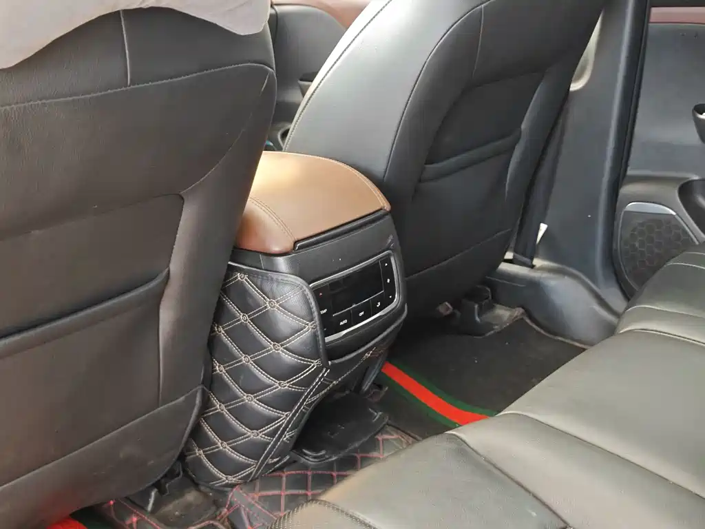 GAC Trumpchi GS8 2017 320T 2WD Luxury Smart Connect Edition (7-Seater)