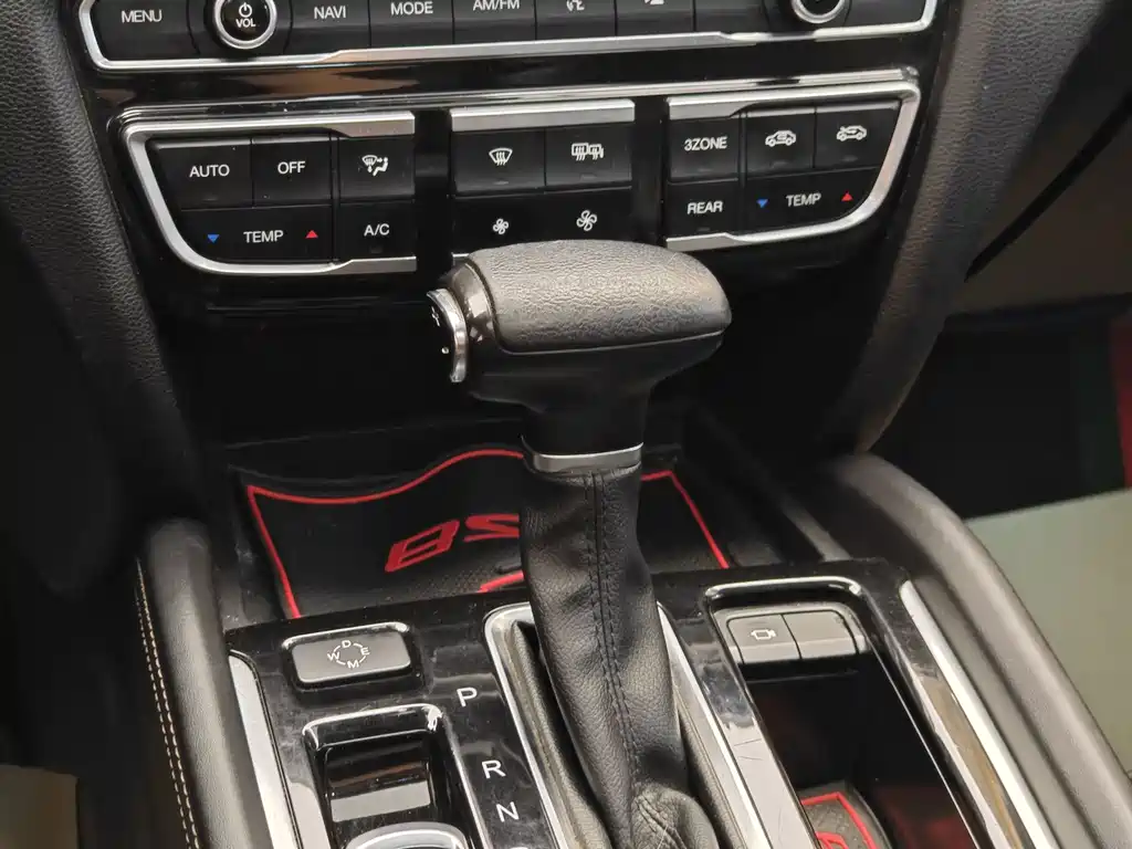 GAC Trumpchi GS8 2017 320T 2WD Luxury Smart Connect Edition (7-Seater)