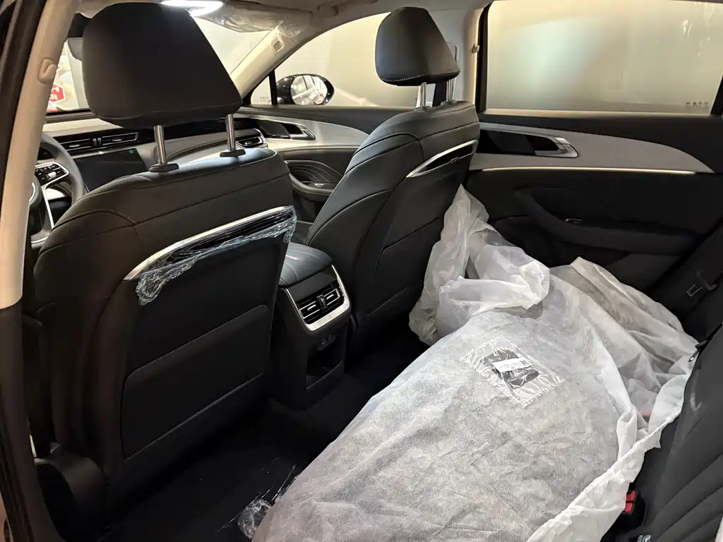 Hongqi H5 2025 2.0T Automatic Qi Chang Edition