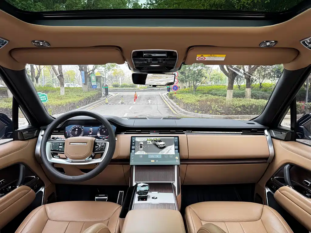 Range Rover 2024 3.0 L6 400PS Autobiography Long Wheelbase 7-Seater