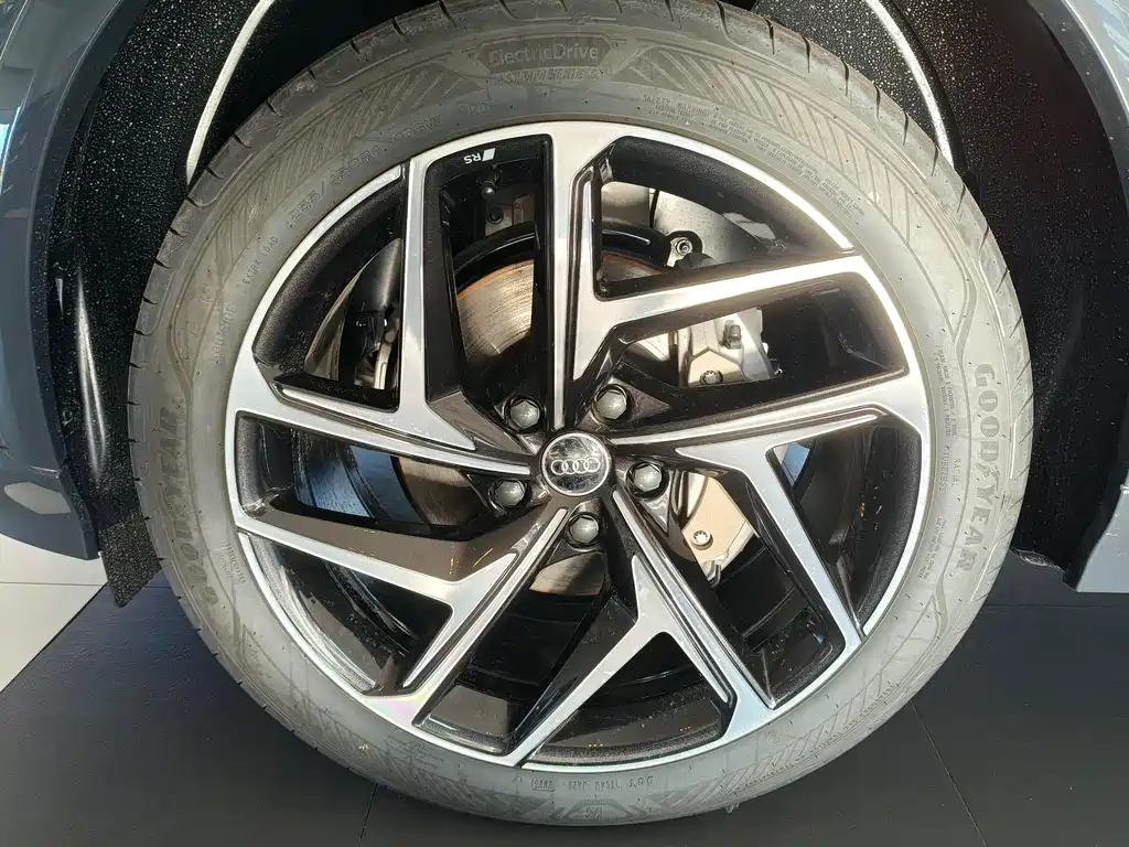 Audi Q6L e-tron 2026 Launch Edition