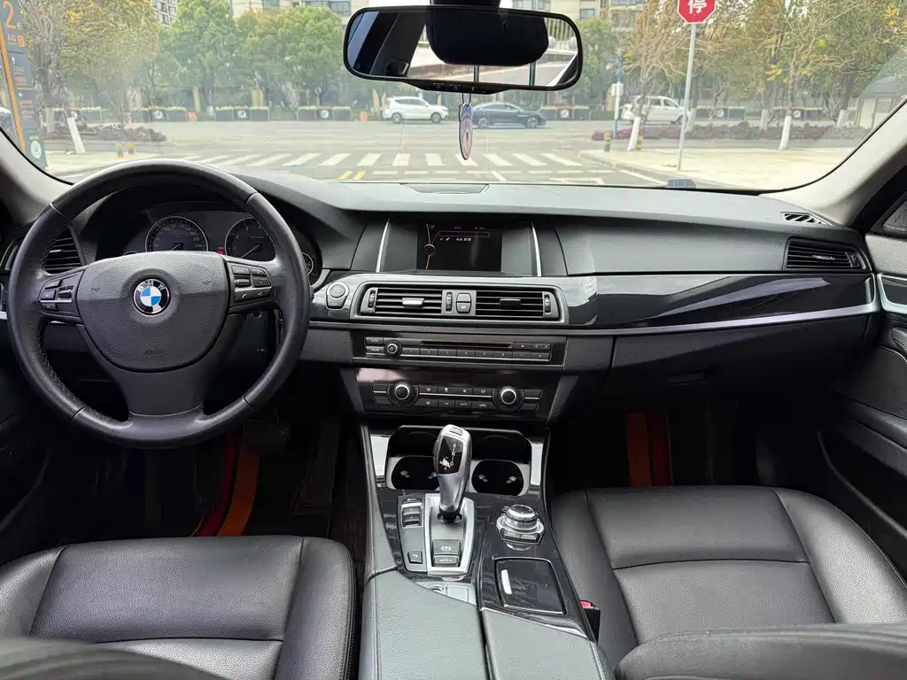 BMW 5 Series 2013 520Li Classic Edition