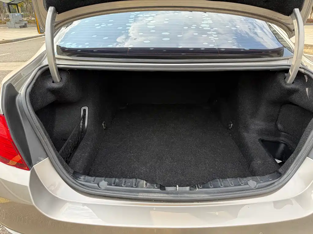 BMW 5 Series 2013 520Li Classic Edition