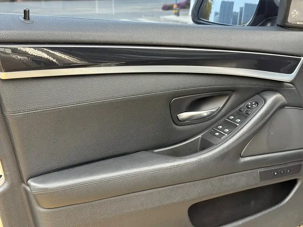 BMW 5 Series 2013 520Li Classic Edition