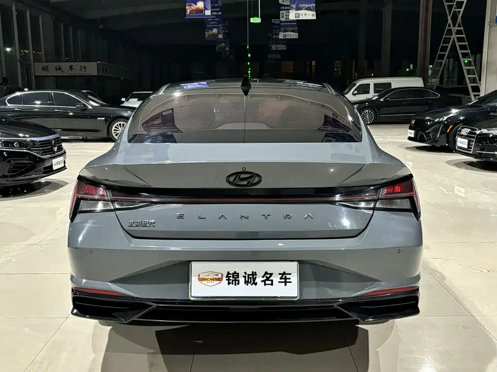 Hyundai Elantra 2021 1.5L CVT LUX Premium Edition