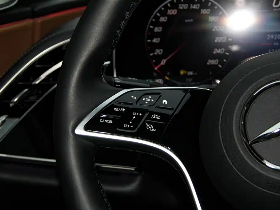 Mercedes-Benz E-Class 2025 E 300 L Luxury
