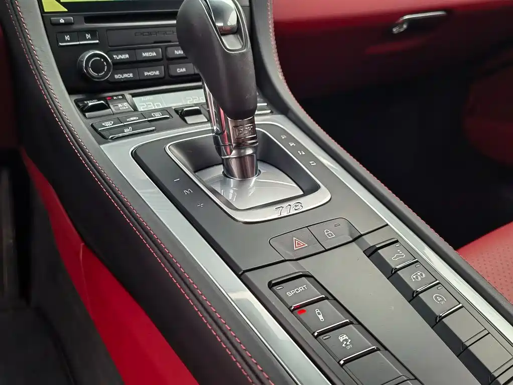 Porsche 718 Cayman 2.0T (2022)