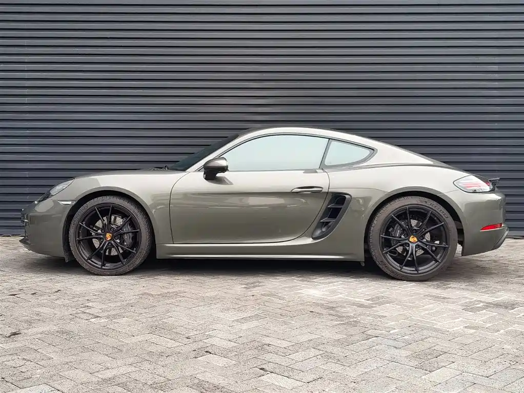 Porsche 718 Cayman 2.0T (2022)