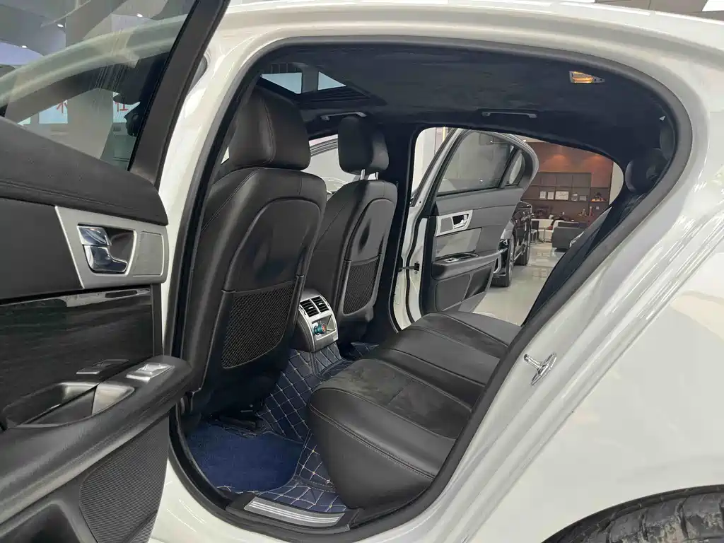 Jaguar XF 2015 XF 3.0 SC R-Sport