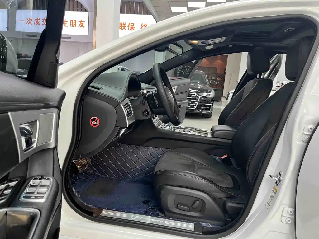 Jaguar XF 2015 XF 3.0 SC R-Sport