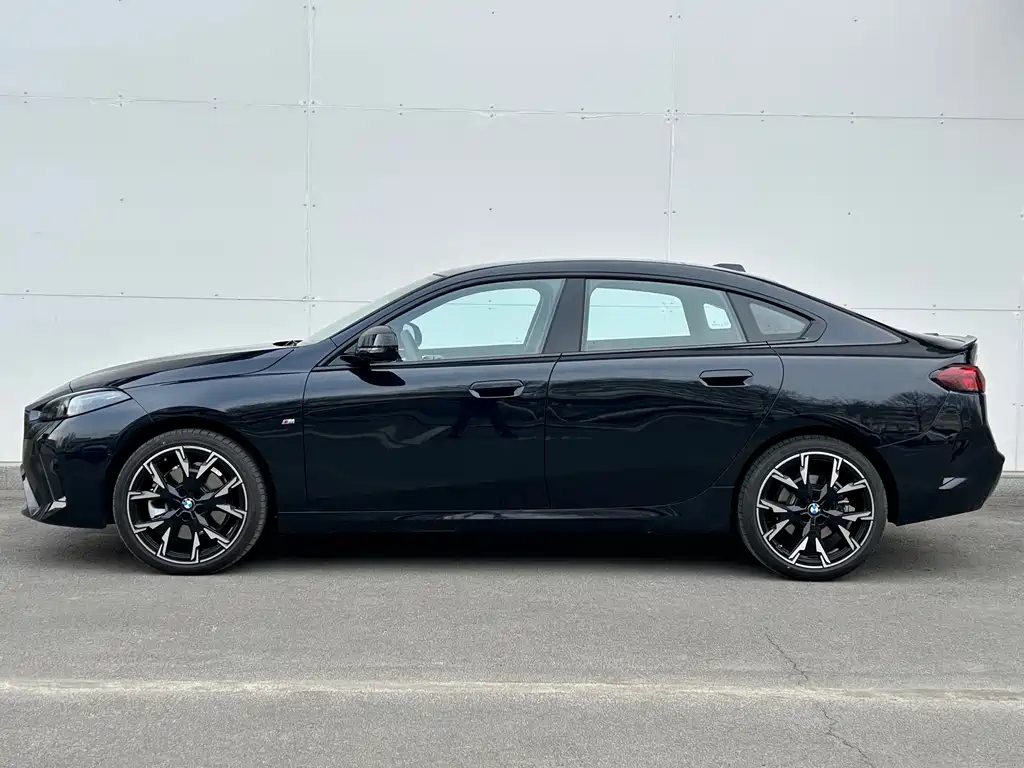 BMW 2 Series 2025 225L M Sport Night Edition
