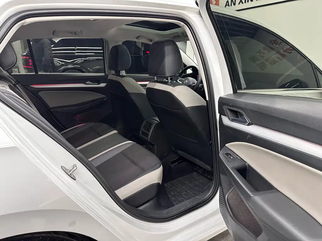 Volkswagen Golf 2021 280TSI DSG Pro