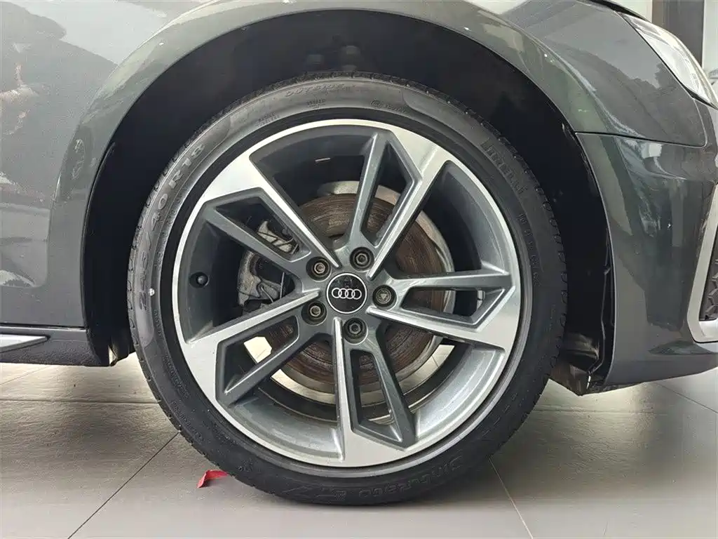 Audi A4L 2022 40 TFSI Sport