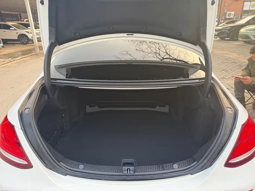 Mercedes-Benz E-Class 2019 E 260 L