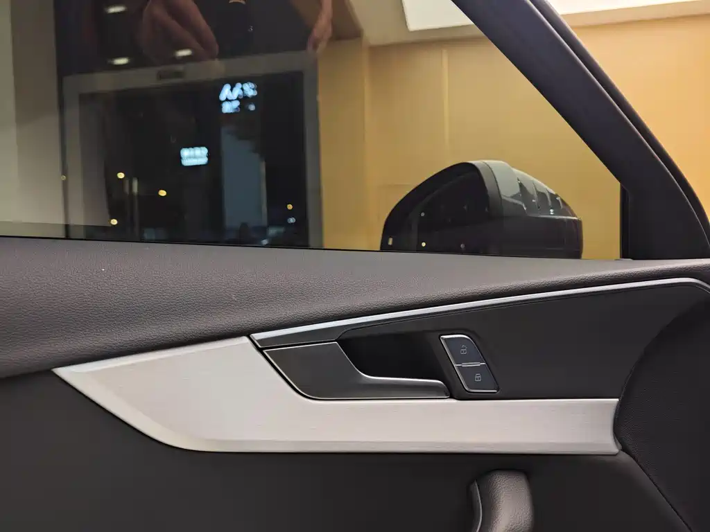 Audi A4L 2023 40 TFSI Fashion Dynamic