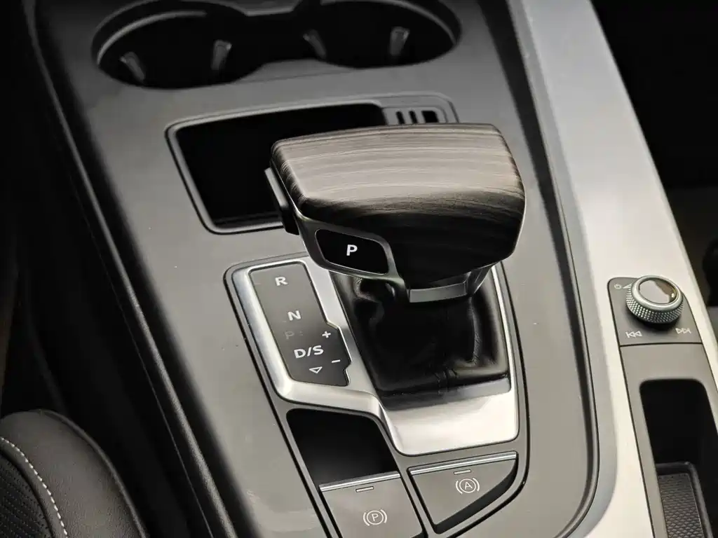 Audi A4L 2023 40 TFSI Fashion Dynamic
