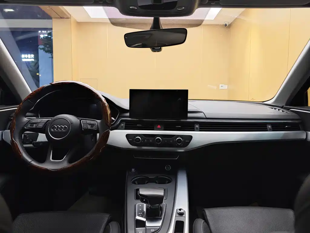 Audi A4L 2023 40 TFSI Fashion Dynamic