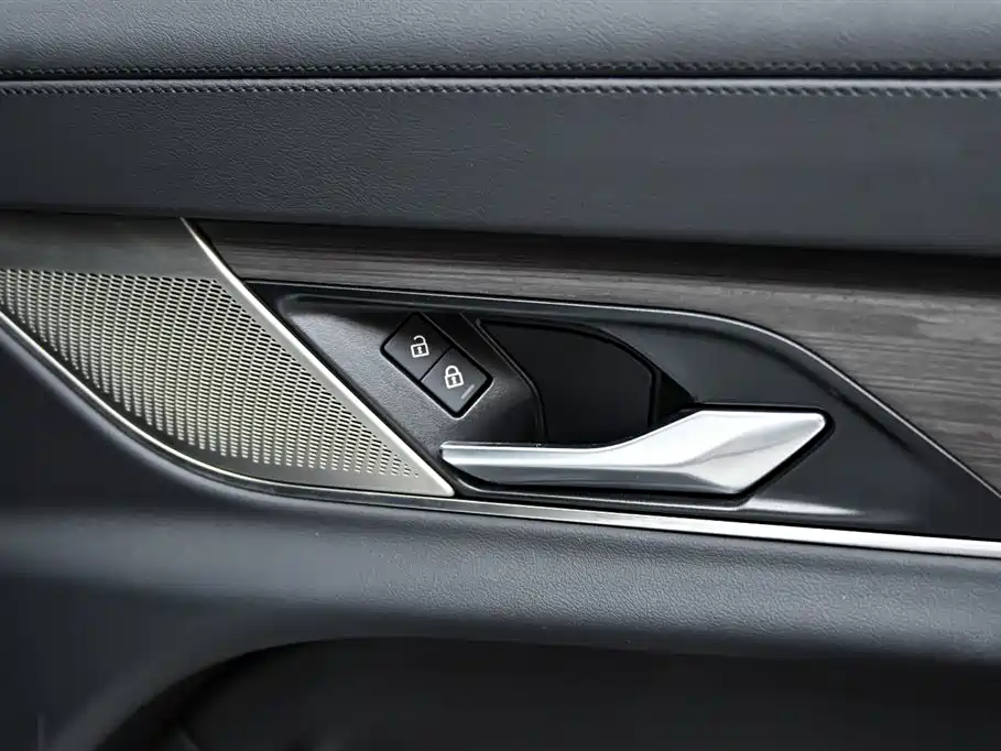 Jaguar XFL 2023 XFL 2.0T P200 RWD Elite Luxury Edition